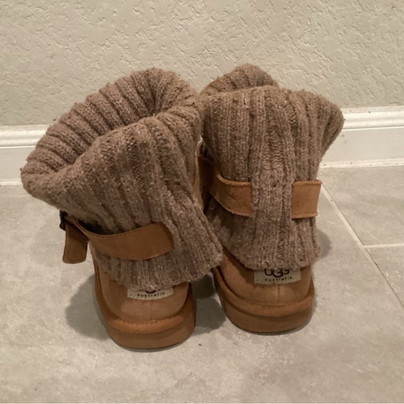 UGG- Cambridge Buckle Knit Boots in Chestnut - Picture 7 of 9